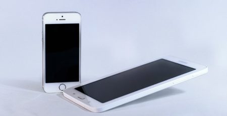 Apple iphone , samsung galaxy
